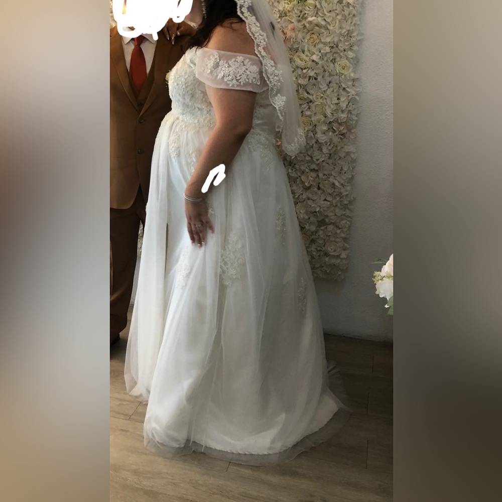 White Plus Size Off Shoulder Wedding Dress Left leg Slit